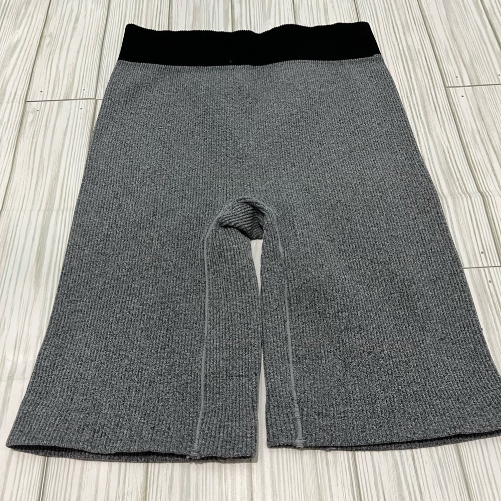 Zenana Ribbed Long Biker Shorts, Size Large/Extra Large - Picture 2 of 8